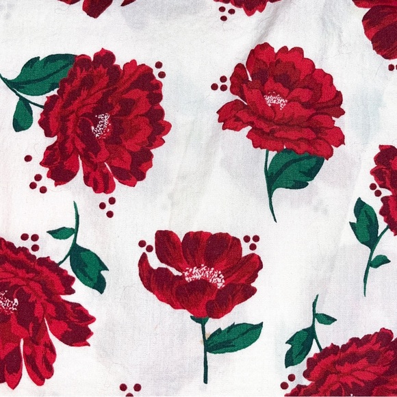 Crown & Ivy Kids top, 100% cotton,  white with bold red flowers, gold ribbon - Picture 9 of 13